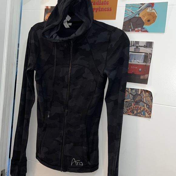 LuluLemon matching set limited edition black cameo Aria set - Picture 11 of 11